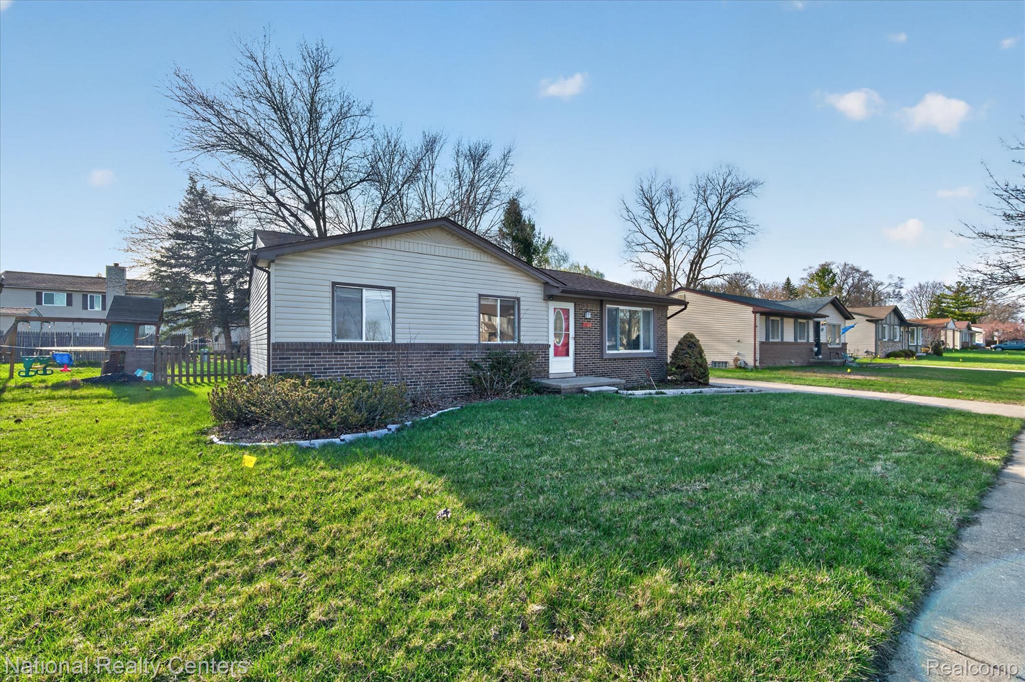 1760 S John Hix Street