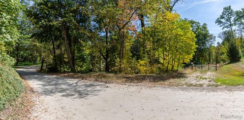 10516 Merrill Drive Fenton City MI 48430