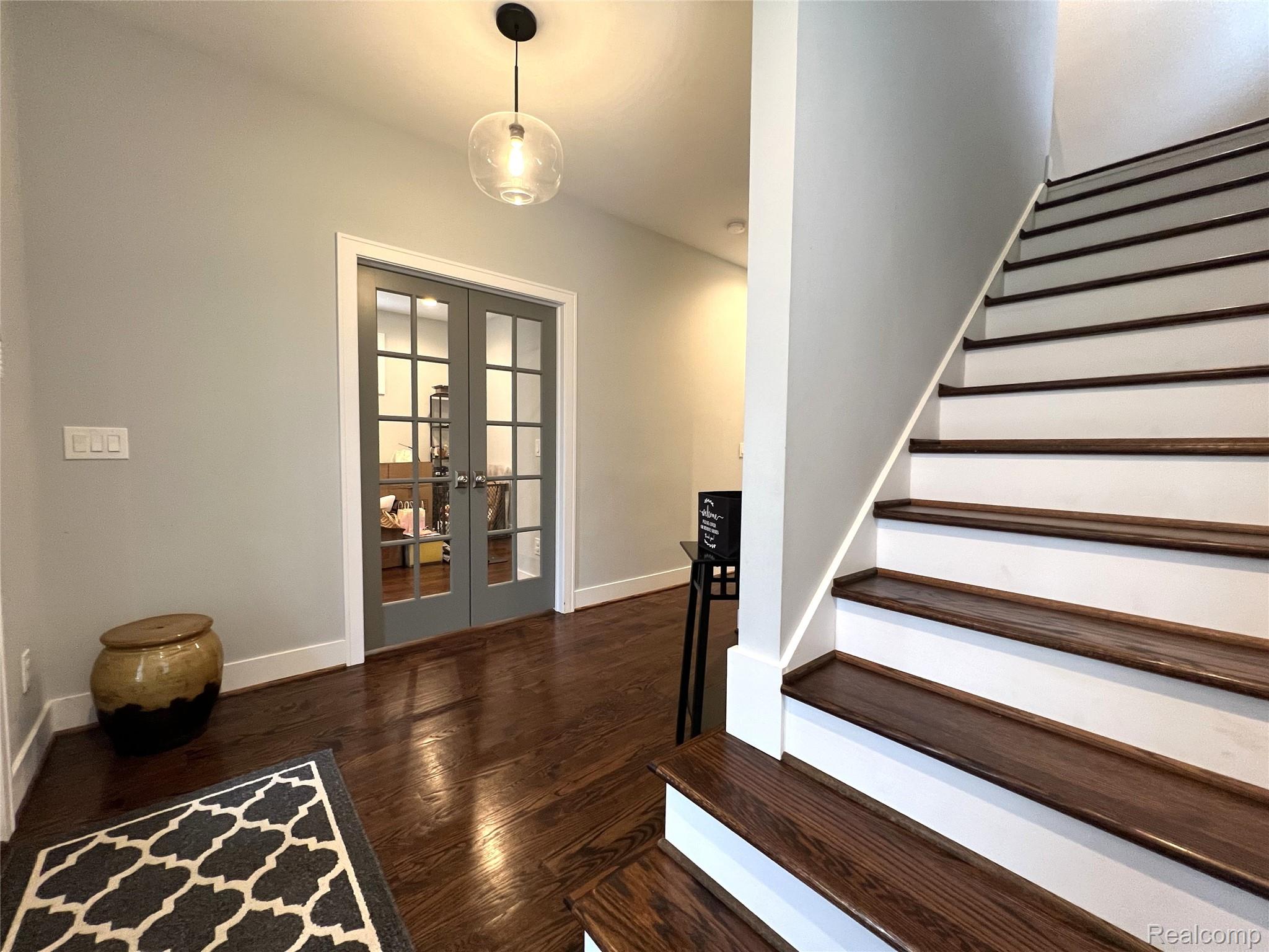 1476 Humphrey Avenue