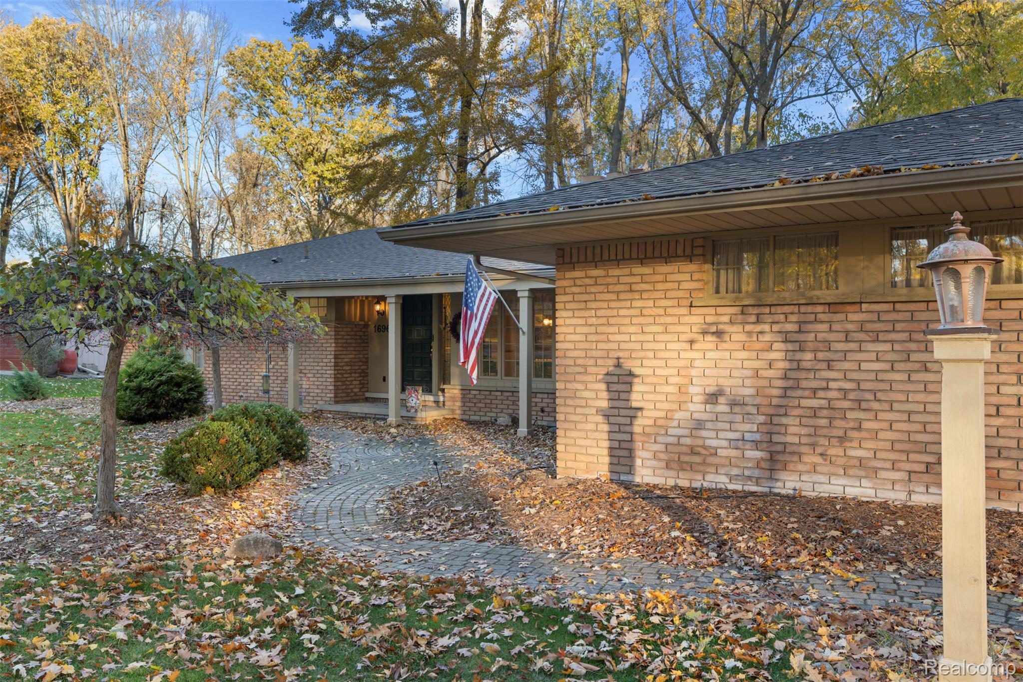 16966 Fairfield Street