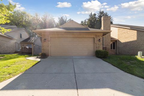 22300 RIVER RIDGE Trail Farmington Hills City Oakland MI 48335