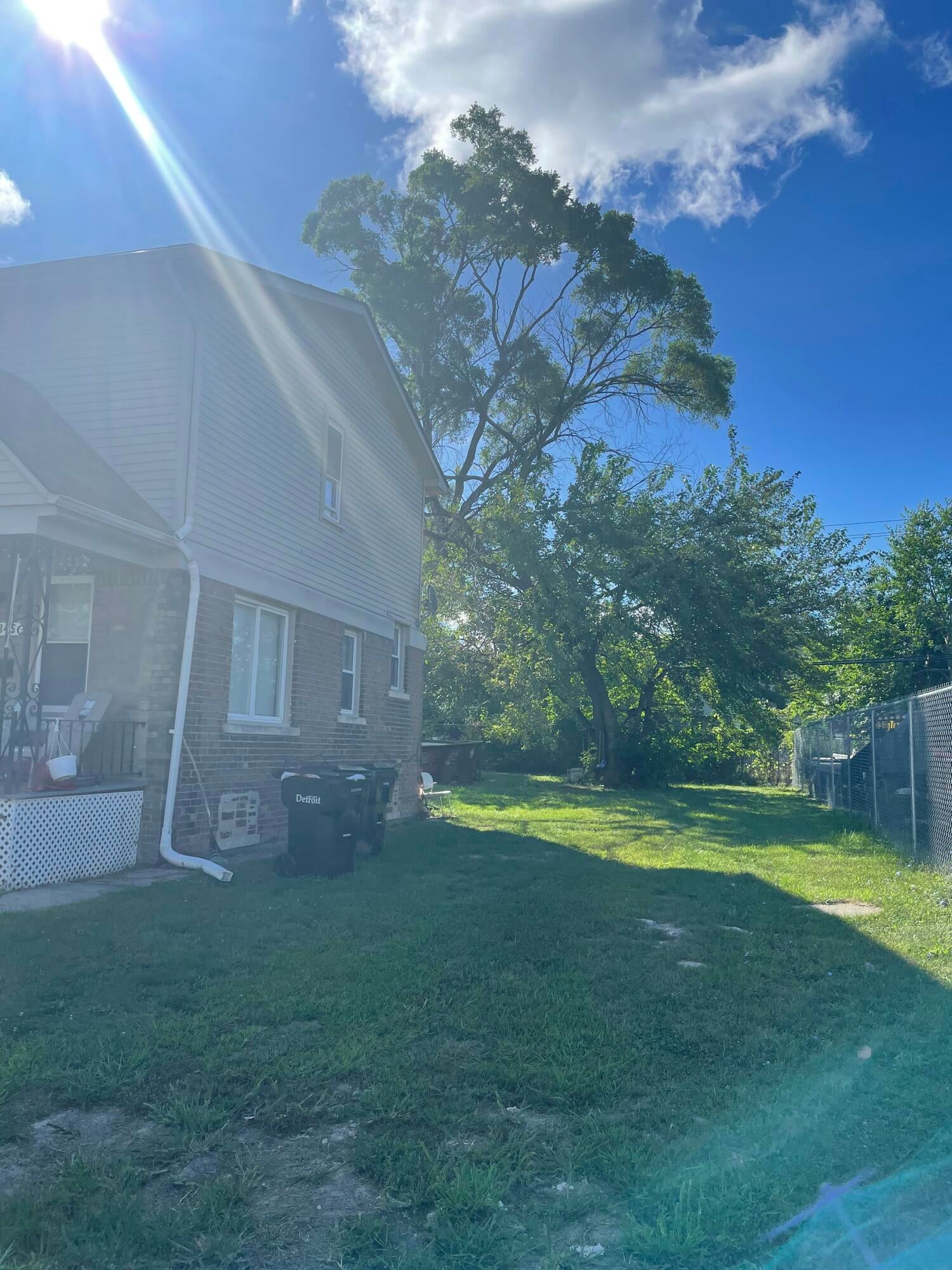 3345 Doris Street