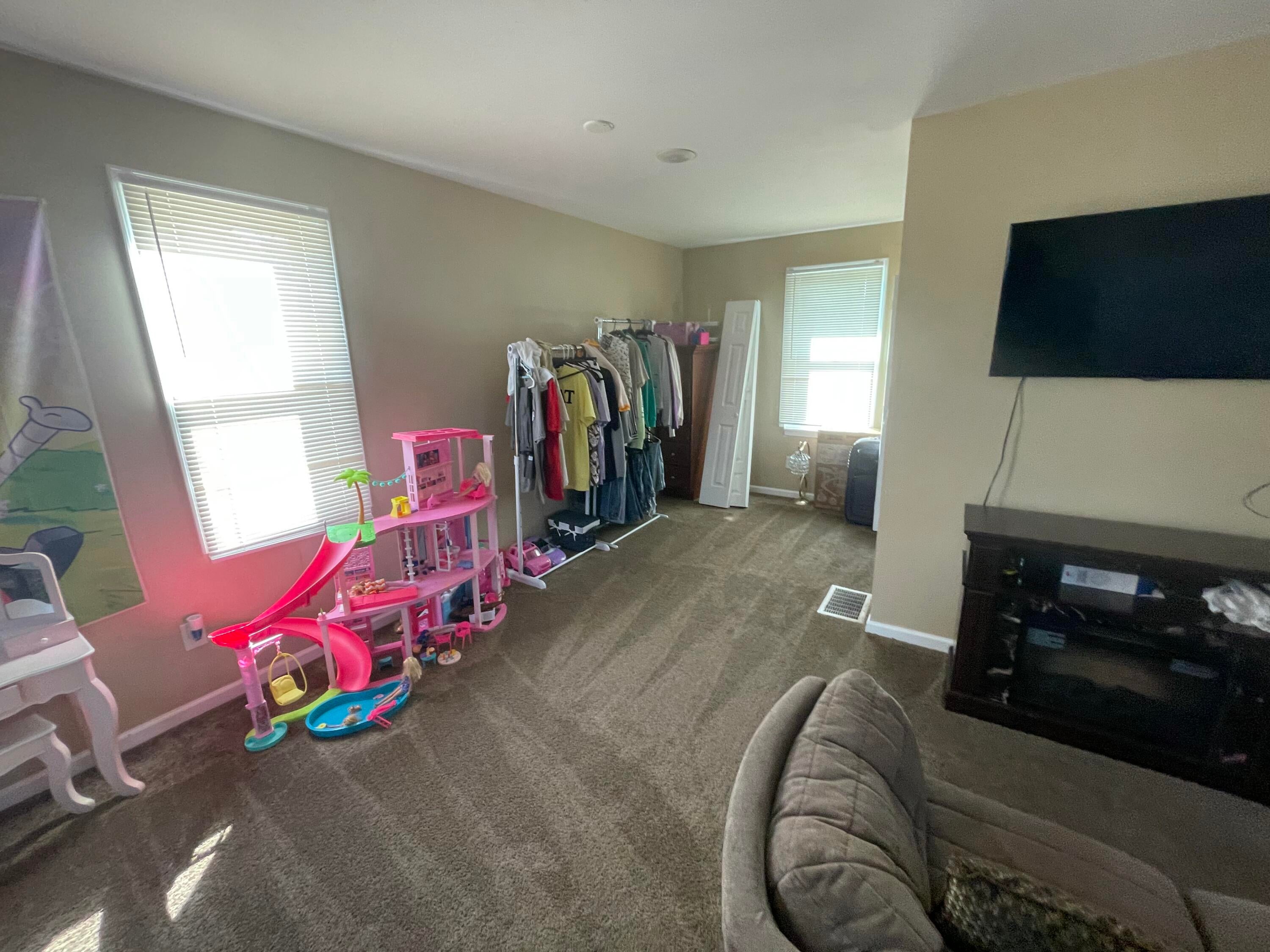 3345 Doris Street