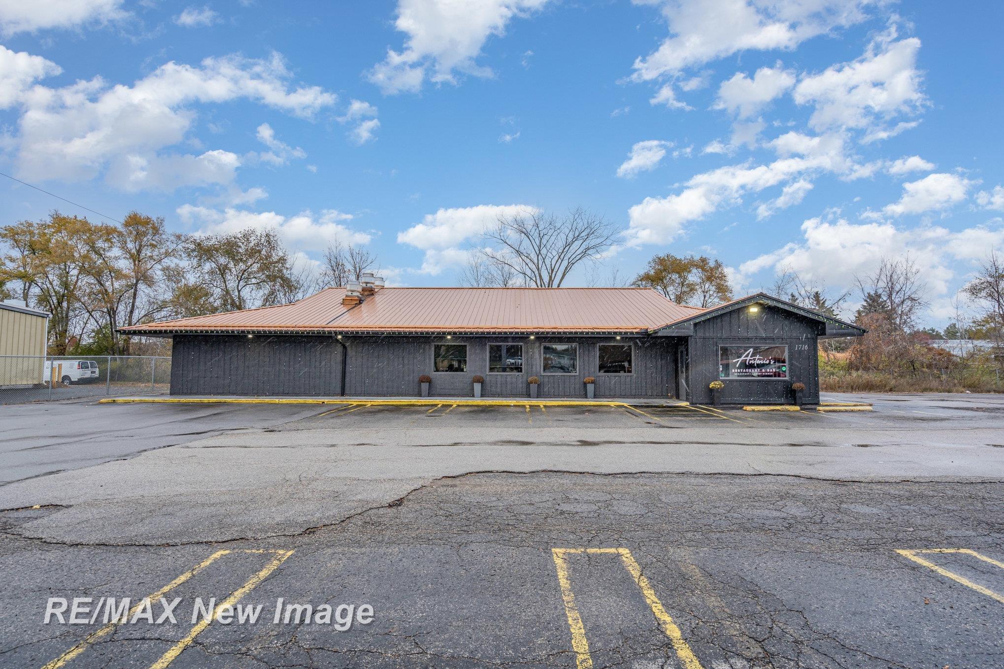 1716 W WACKERLY Street