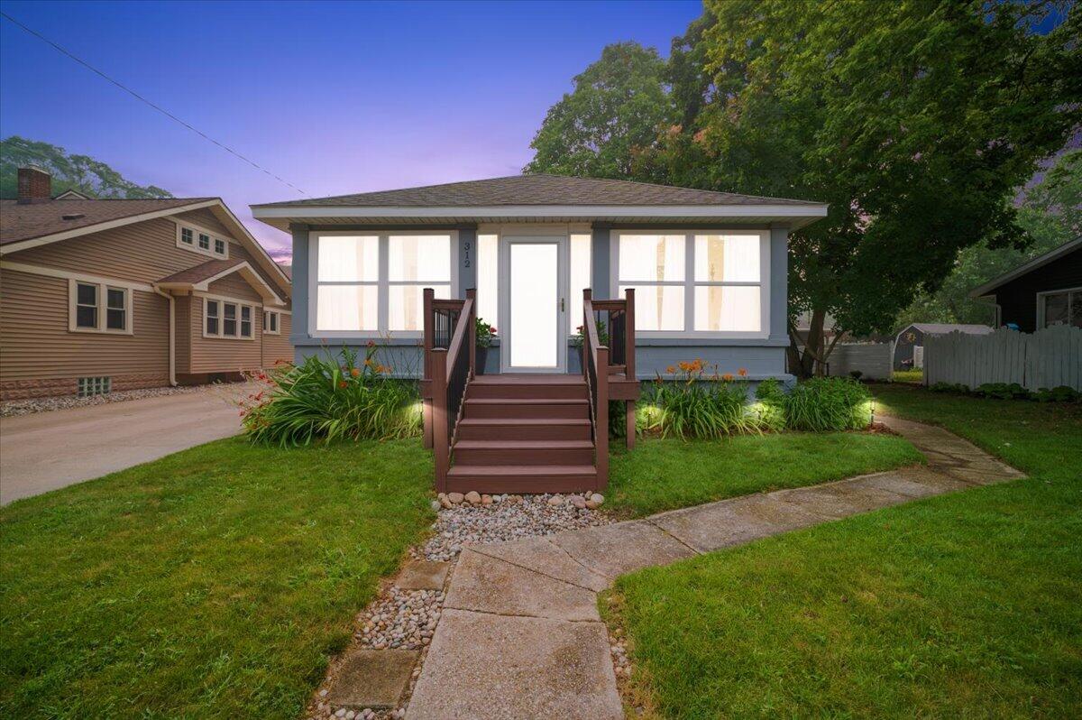 312 Sigsbee Avenue NE