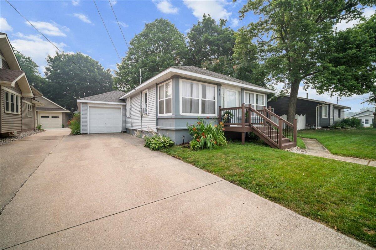 312 Sigsbee Avenue NE