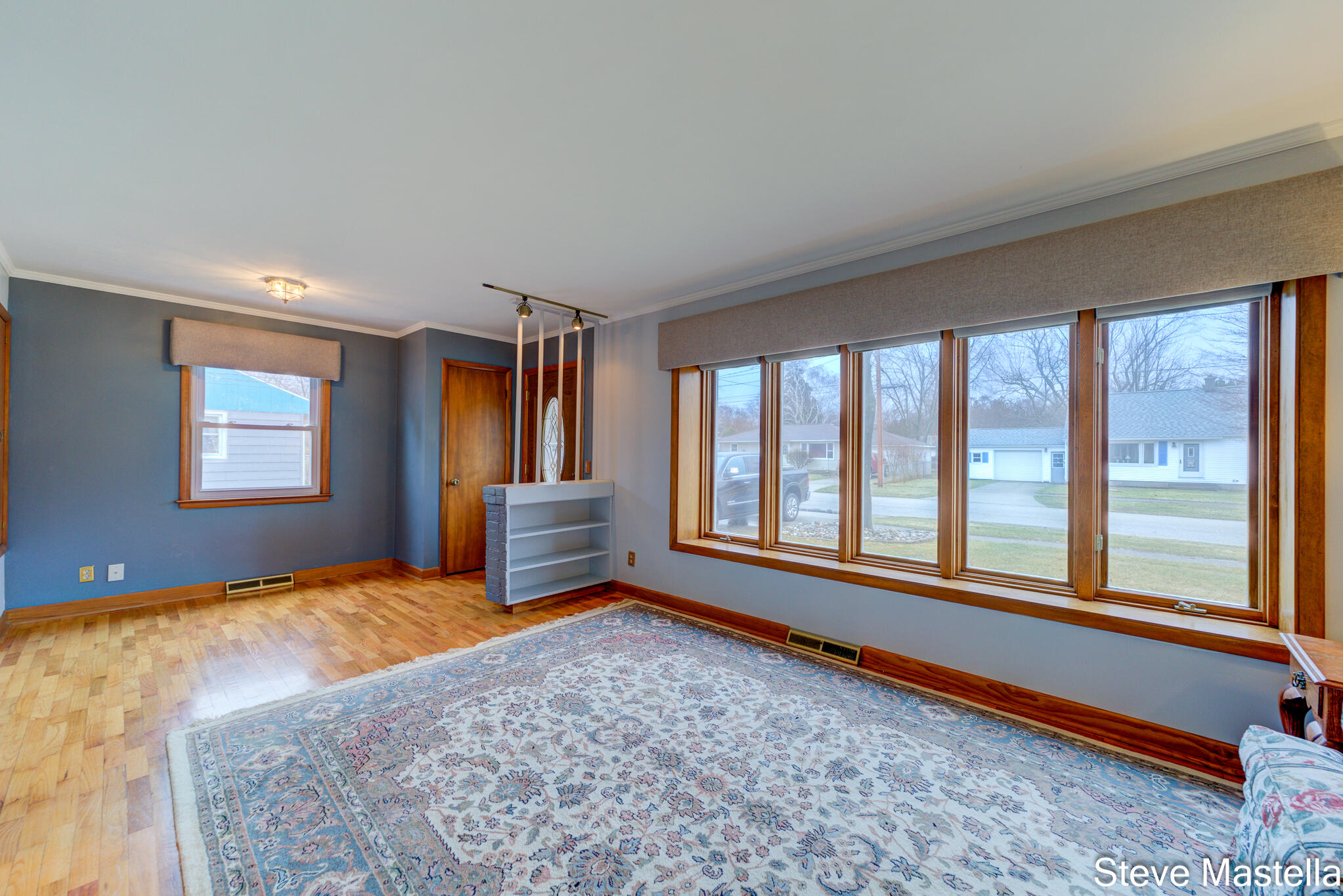 2250 Columbus Avenue