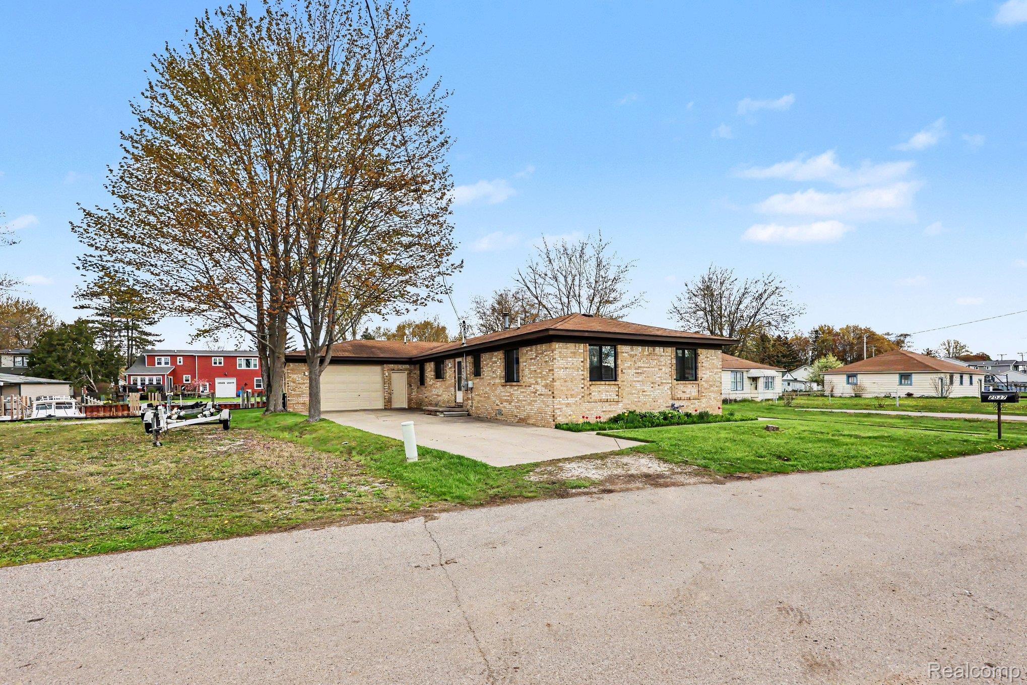 2037 W Park Drive