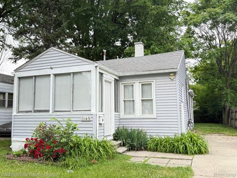 1149 E Milton Avenue Hazel Park City MI 48030