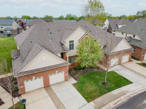 29361 WOODPARK Circle Warren City Macomb MI 48092