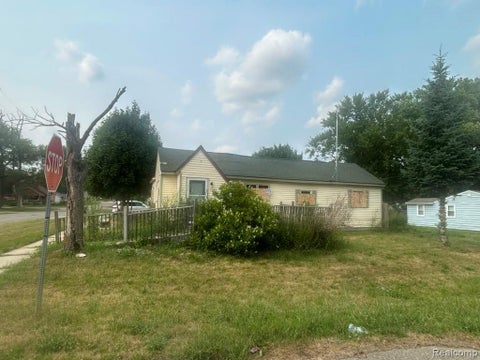 Photo of 1373 Wells Street, Burton City, MI 48529 (MLS # 20261079616)