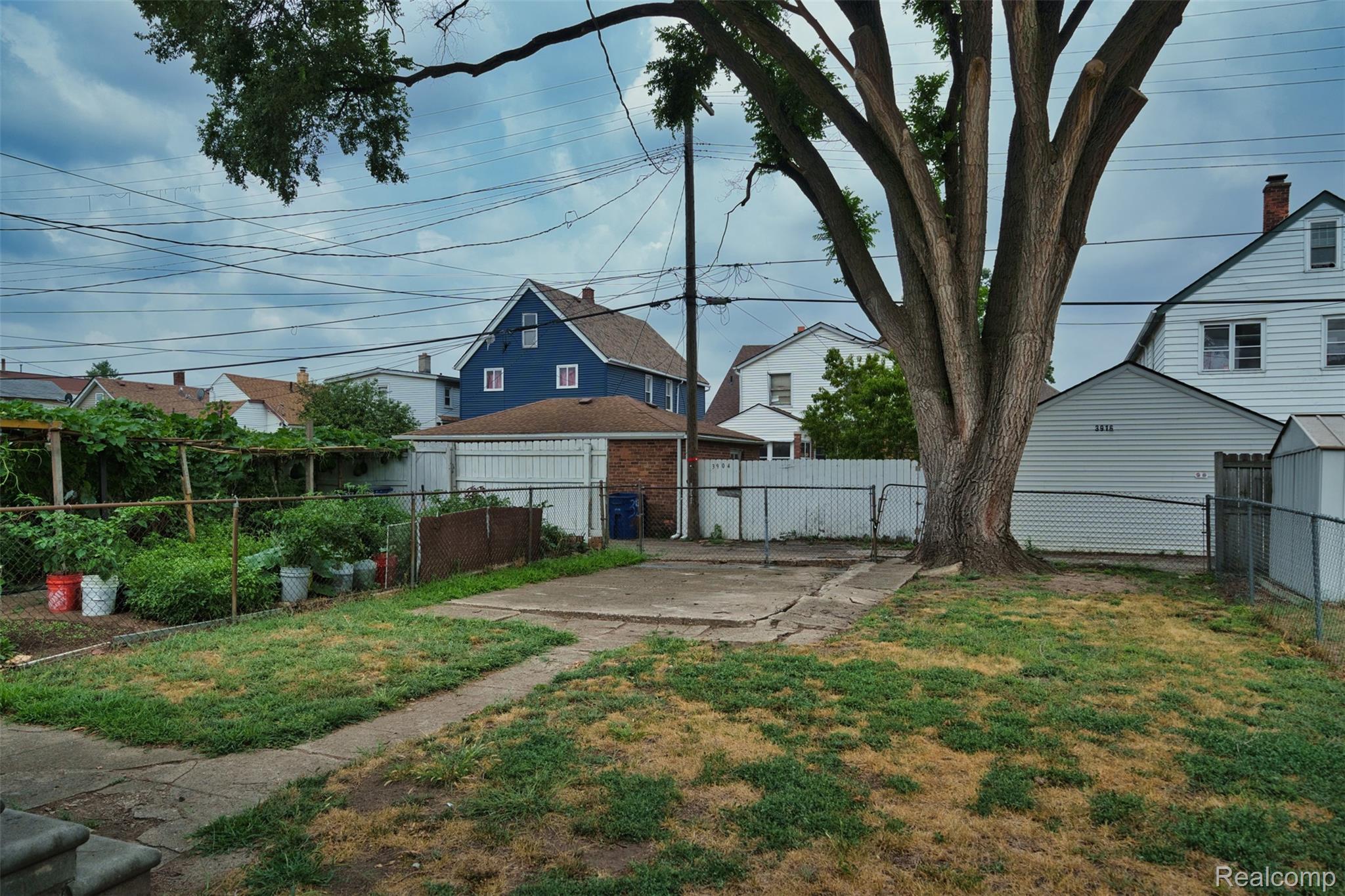 3911 Yemans Street