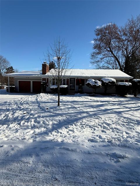 216 Nevada Avenue Rochester Hills City MI 48309