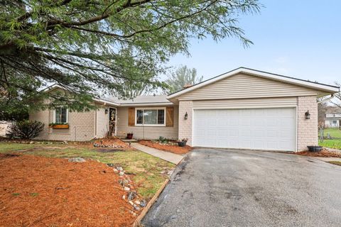 1665 Forest Hill Avenue SE Kentwood City MI 49546