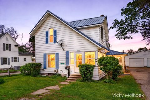Photo of 521 W Court Street, Hastings City, MI 49058 (MLS # 65026019533)