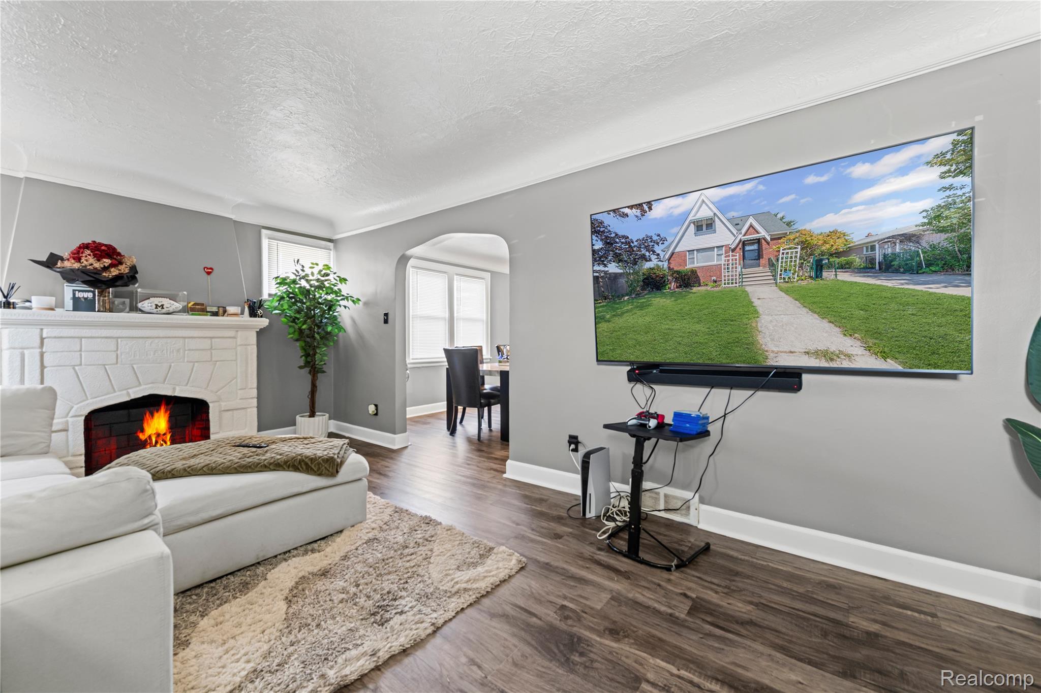 16097 Manchester Avenue