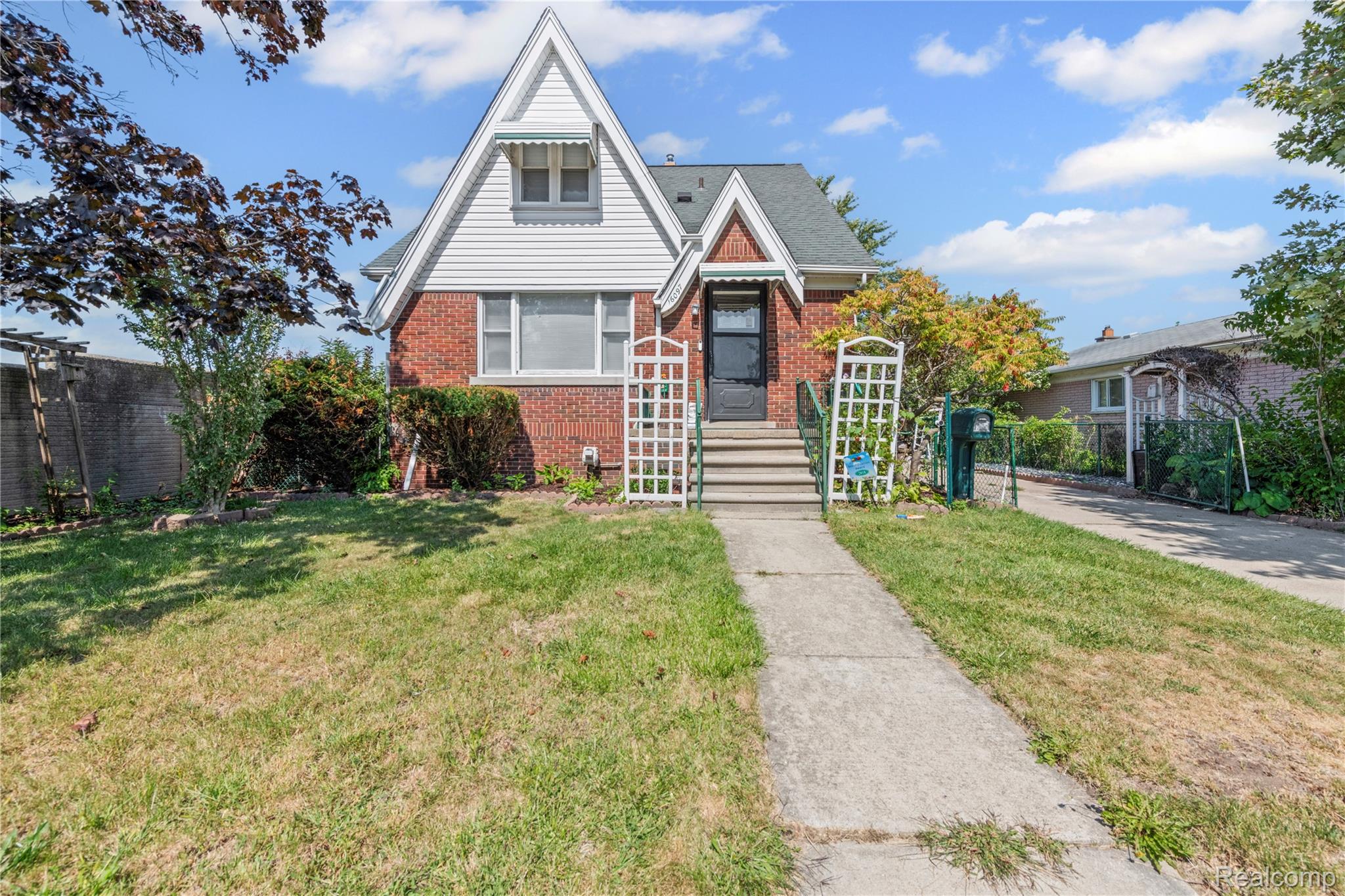 16097 Manchester Avenue