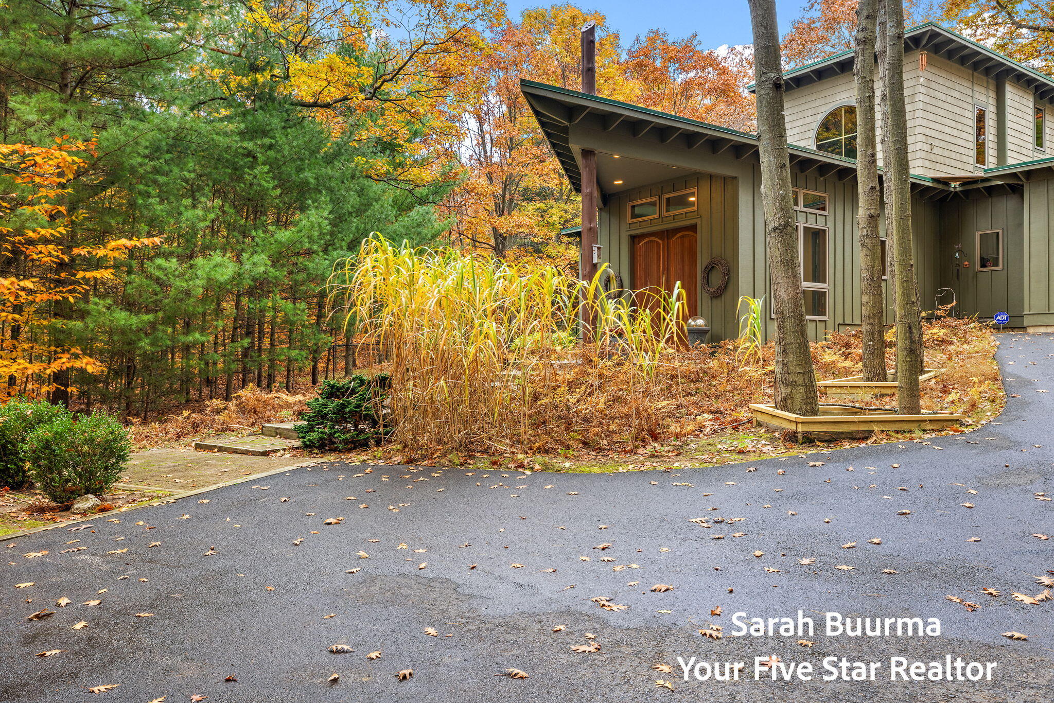 6035 Scenic Woods Circle N