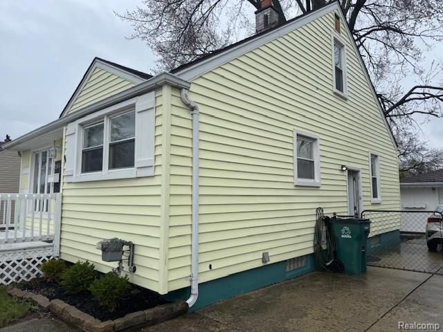 285 W Maple Road
