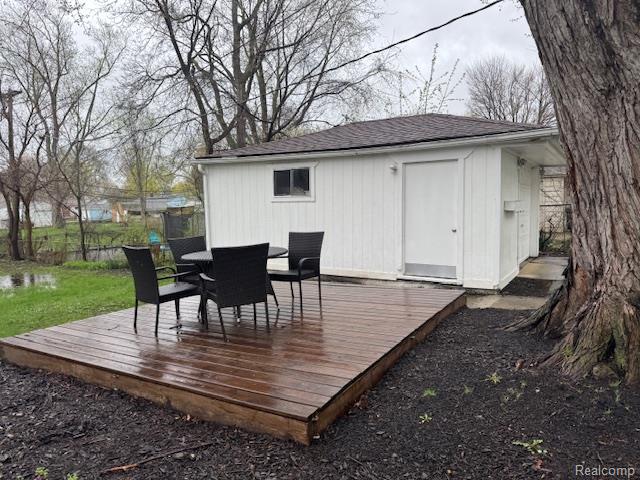 285 W Maple Road