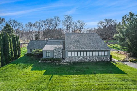 5160 FENTON Road Hartland Township MI 48430