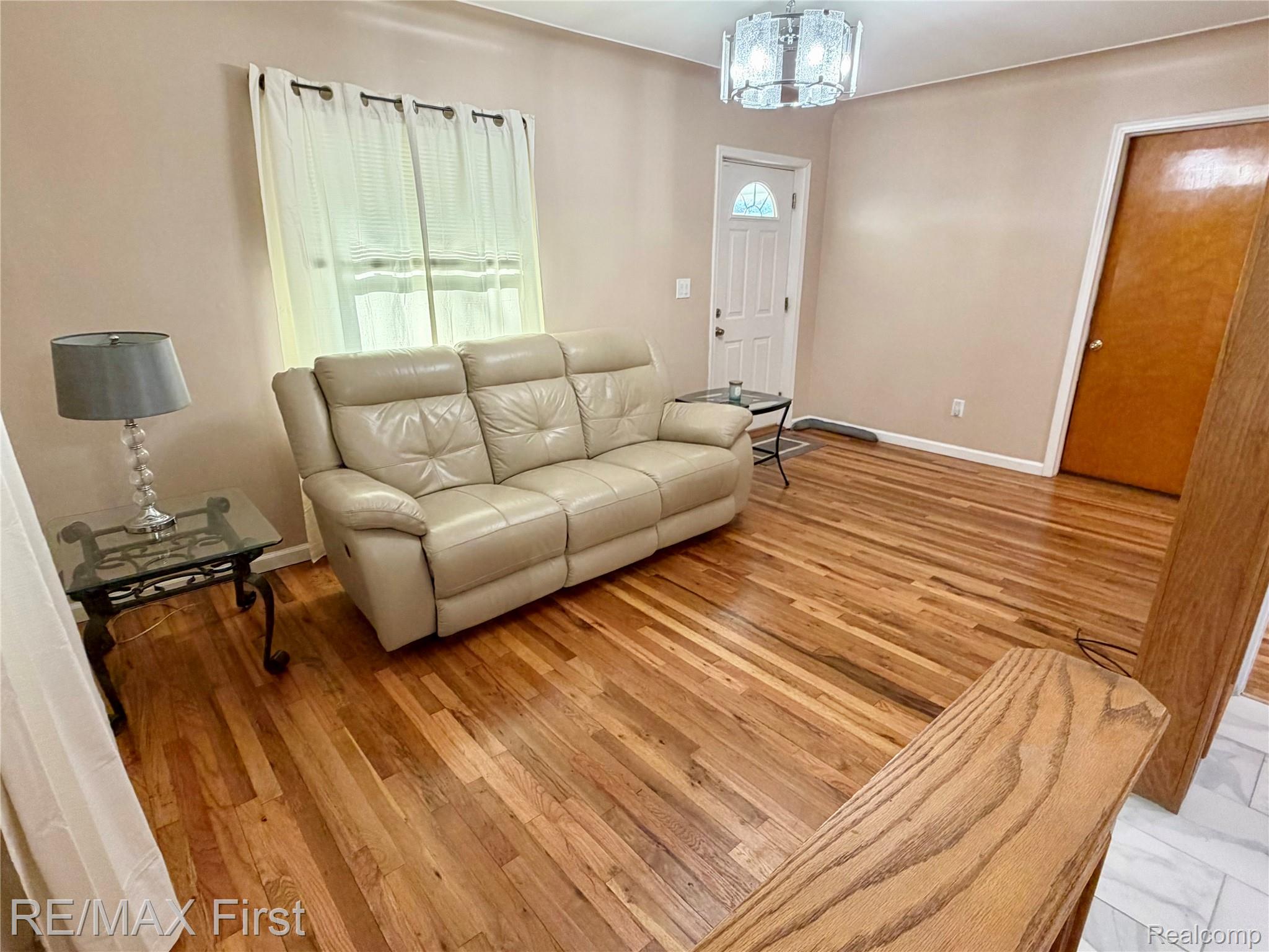 27304 Delton