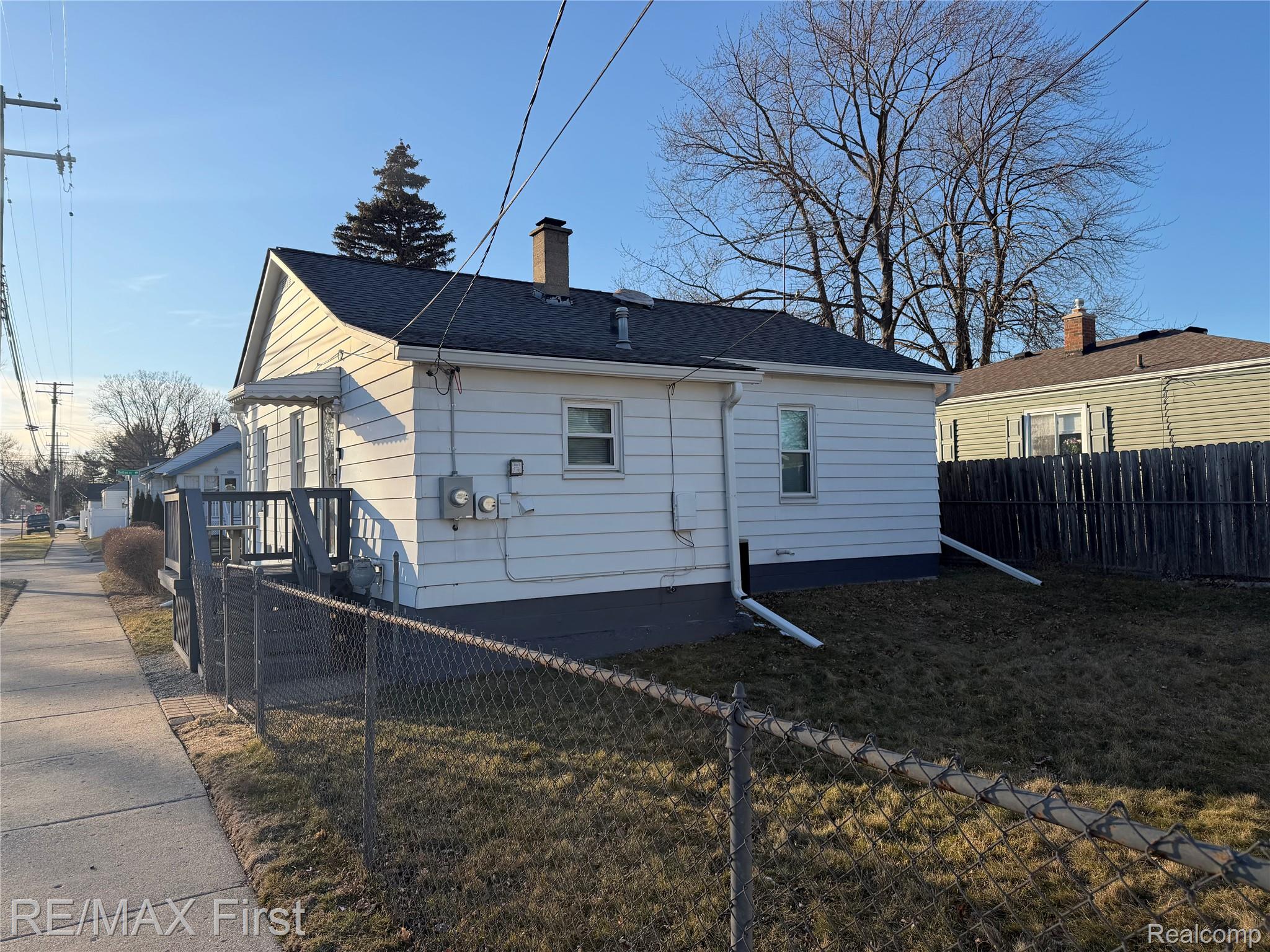 27304 Delton