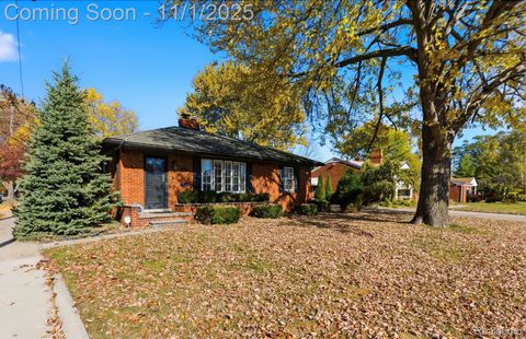 20221 E 11 Mile Road St Clair Shores City MI 48081