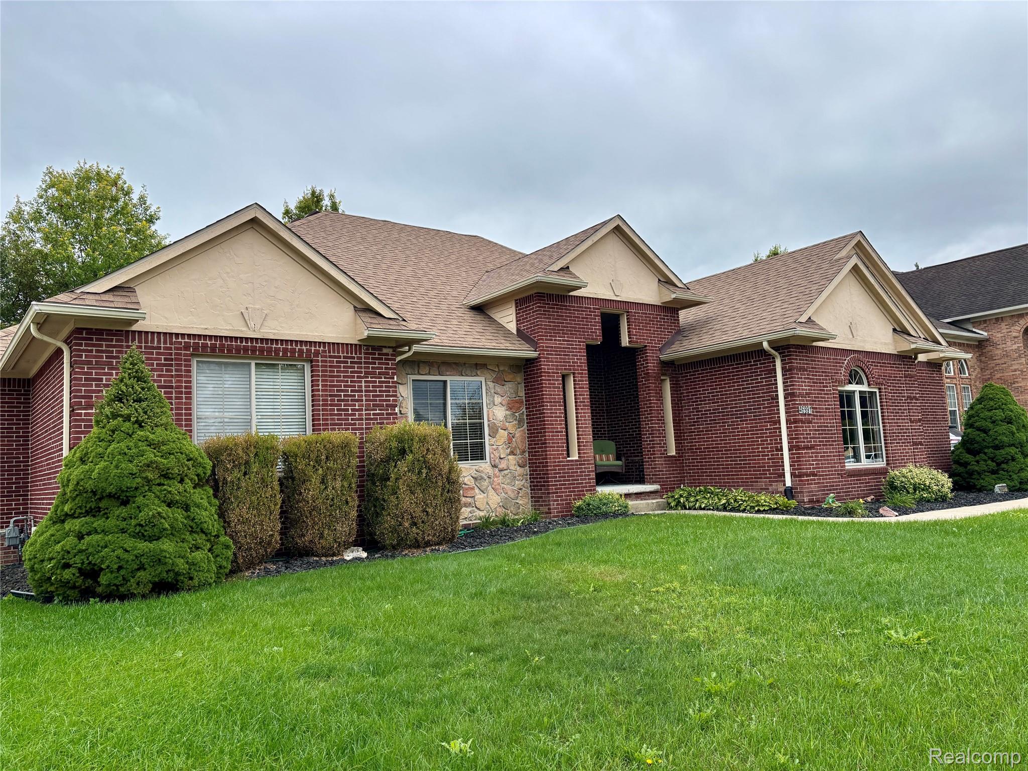 46991 Hidden River Circle N