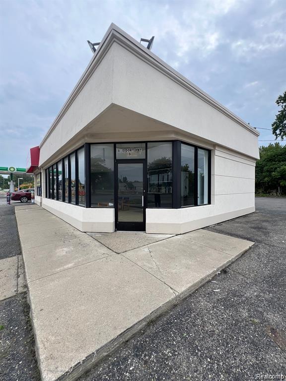 810 S Dort Highway