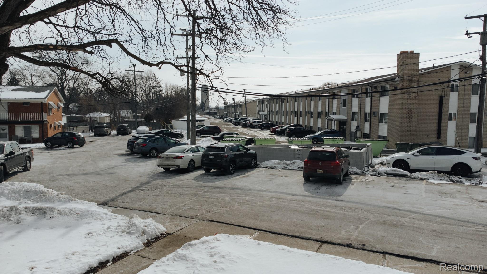 2121 Clawson Avenue 205