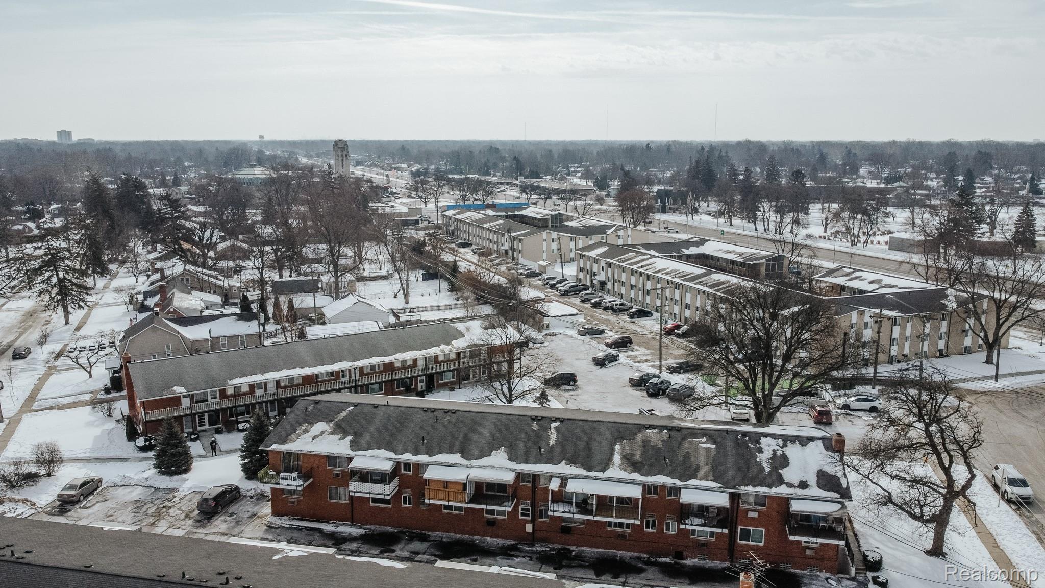 2121 Clawson Avenue 205