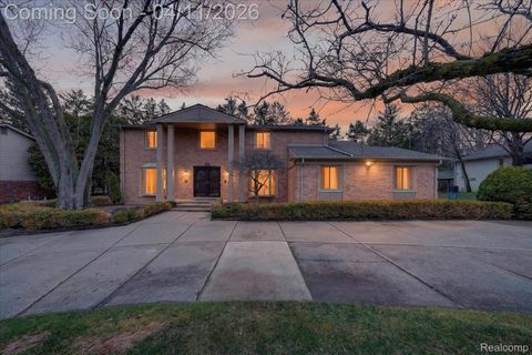 21770 Riverview Drive Beverly Hills Village MI 48025