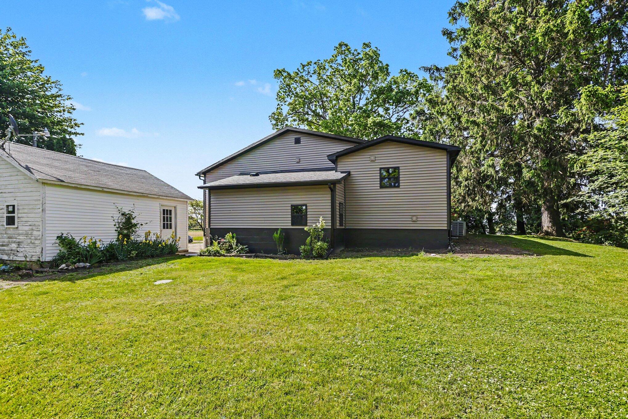 9007 Lake Road