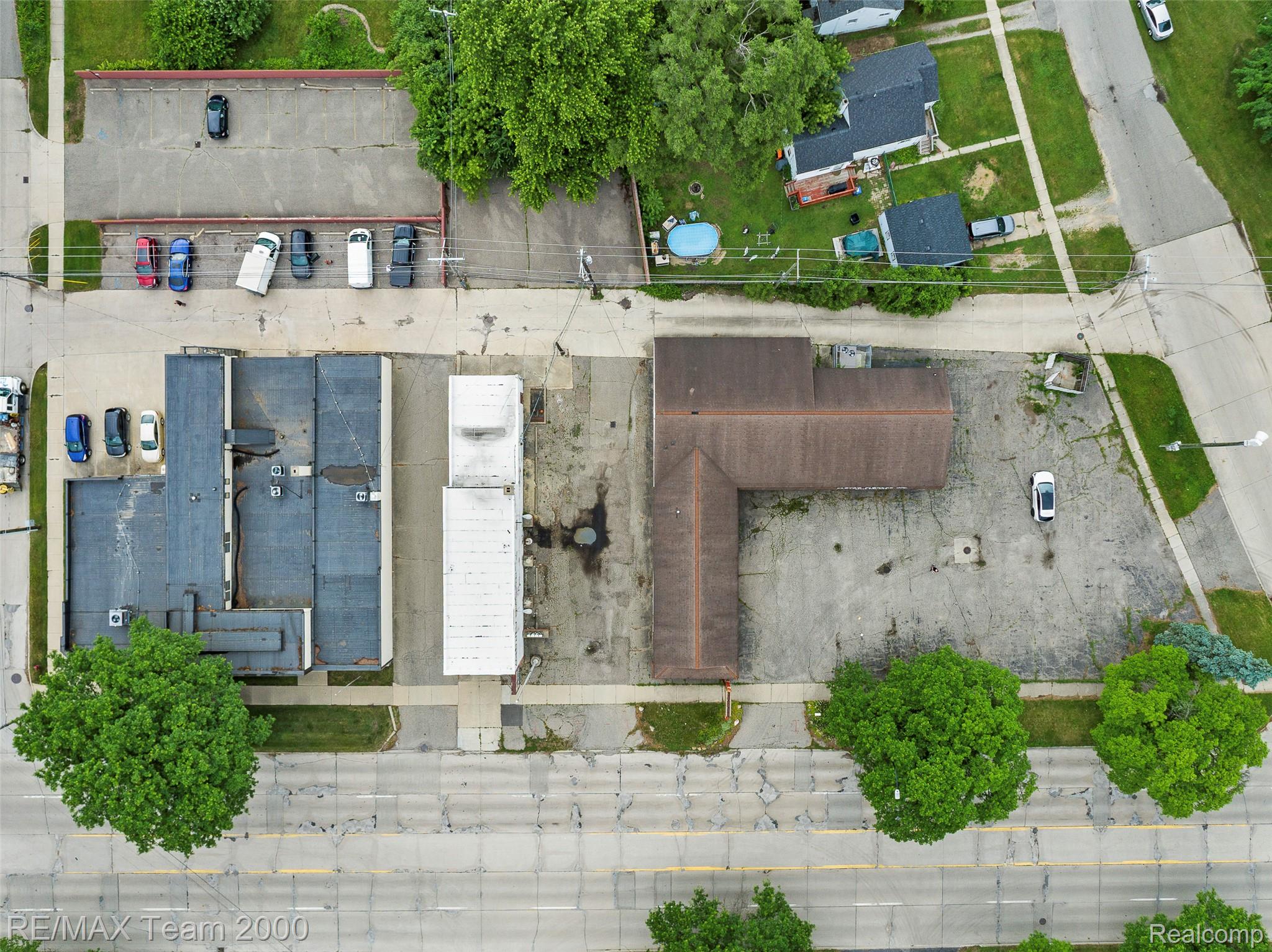 25120 & 25906 5 Mile Road