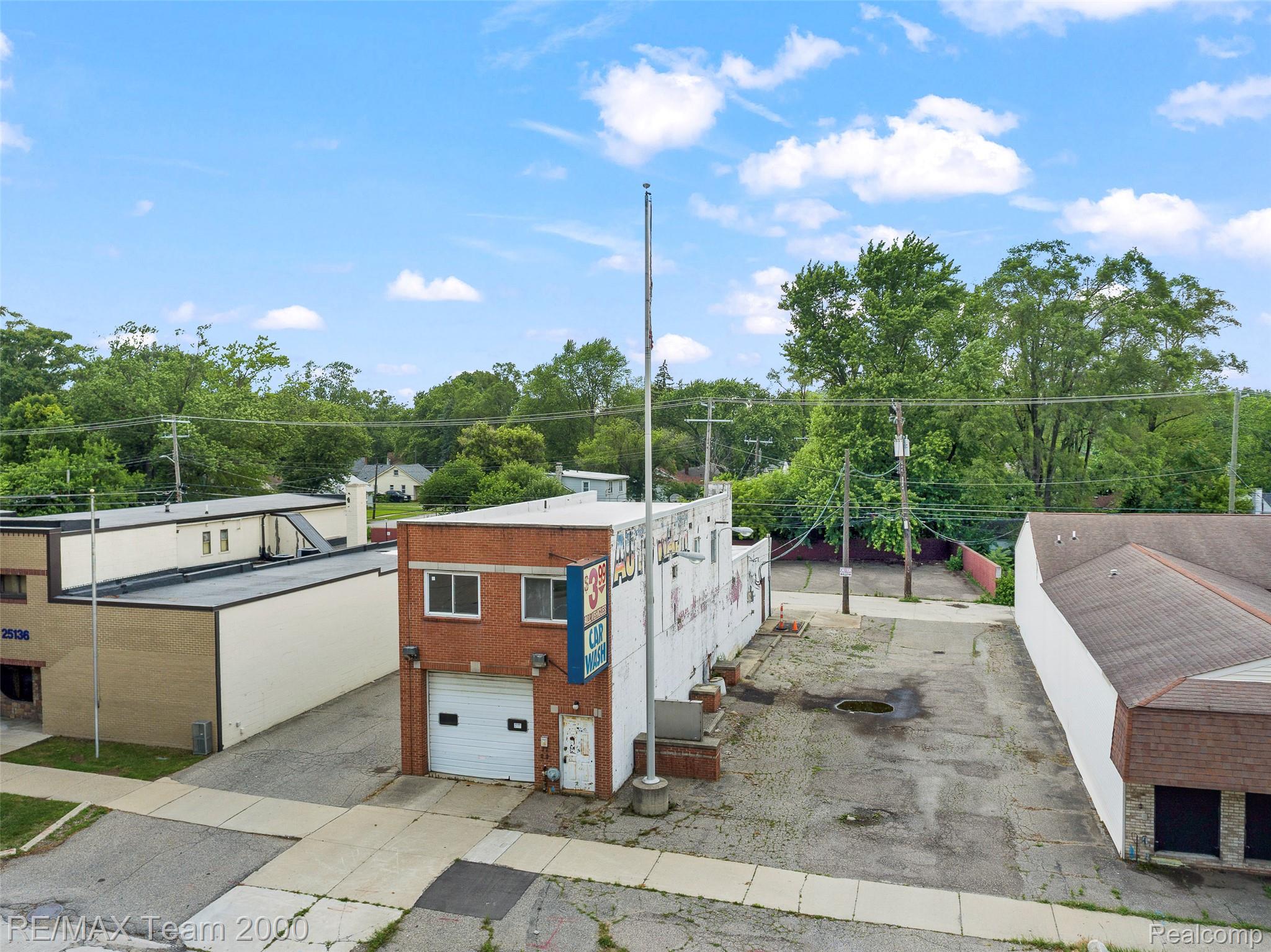 25120 & 25906 5 Mile Road