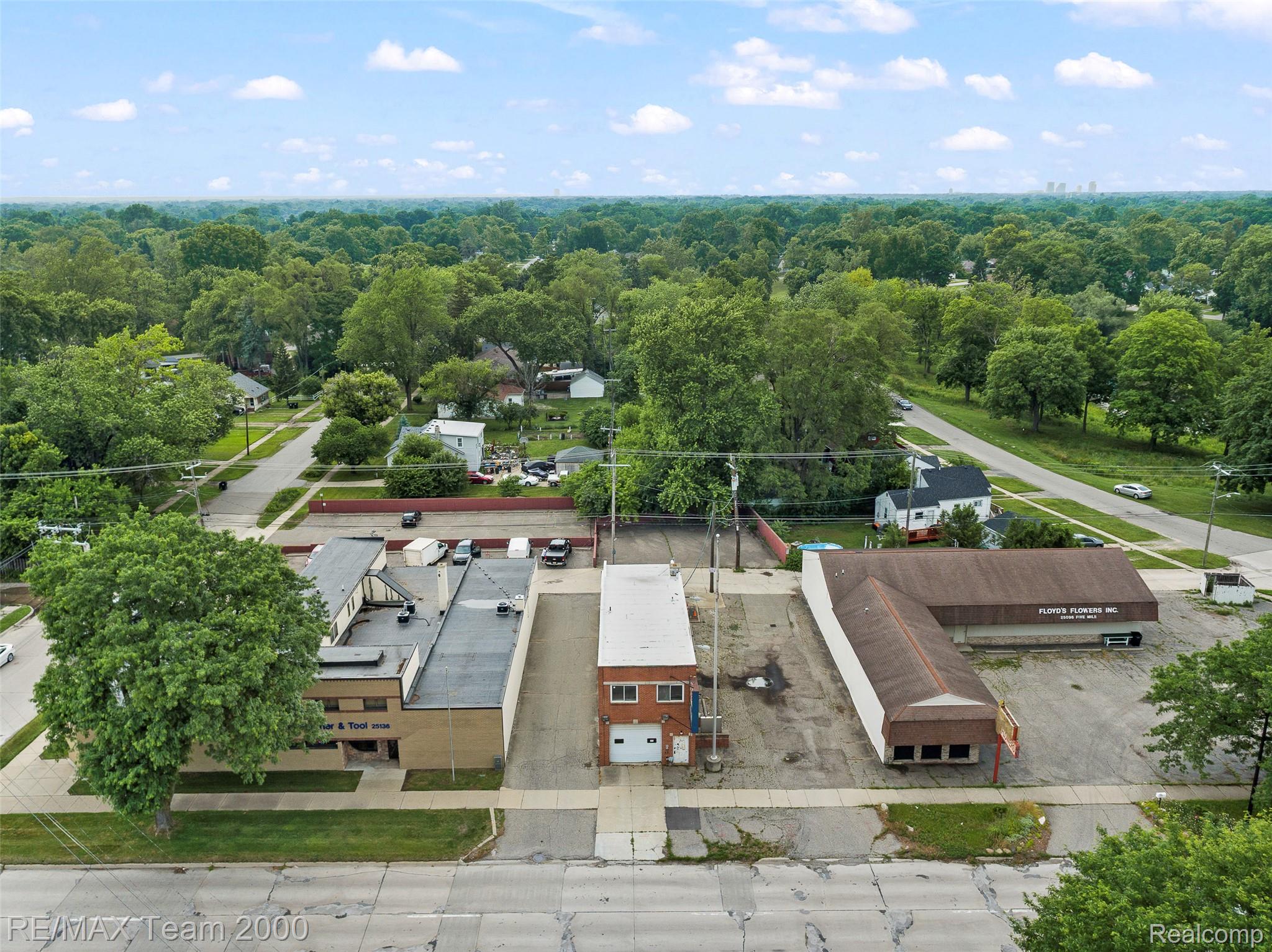 25120 & 25906 5 Mile Road