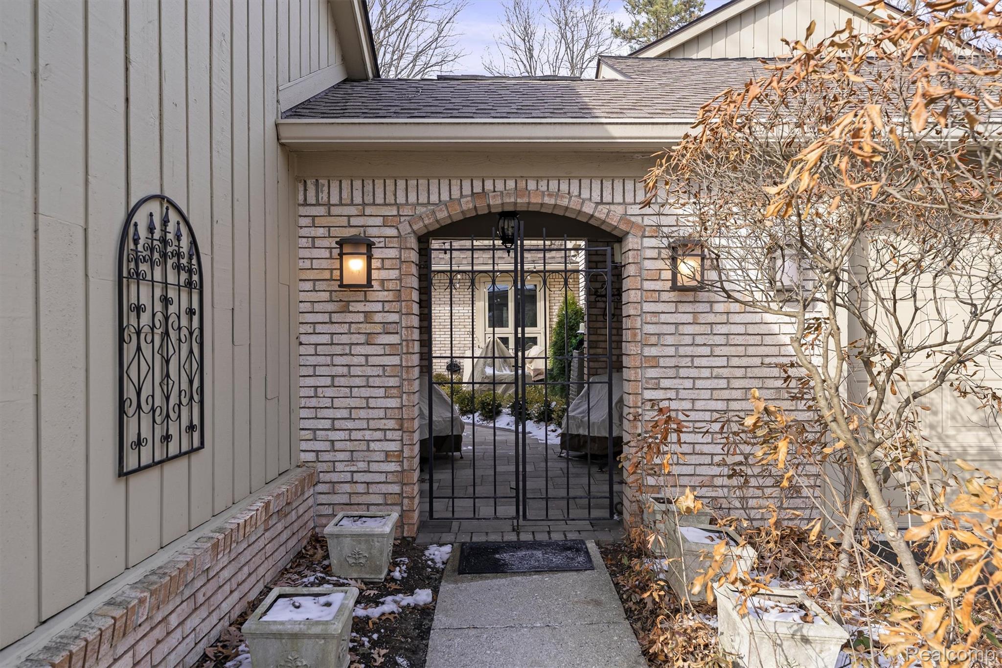 1243 Woodcrest Circle