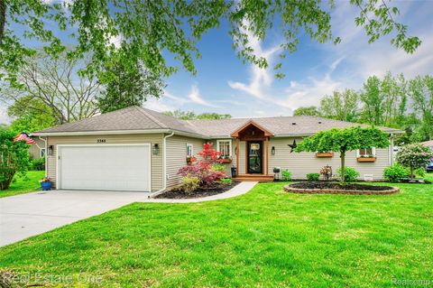 3345 Apache Trail Hamburg Township MI 48169
