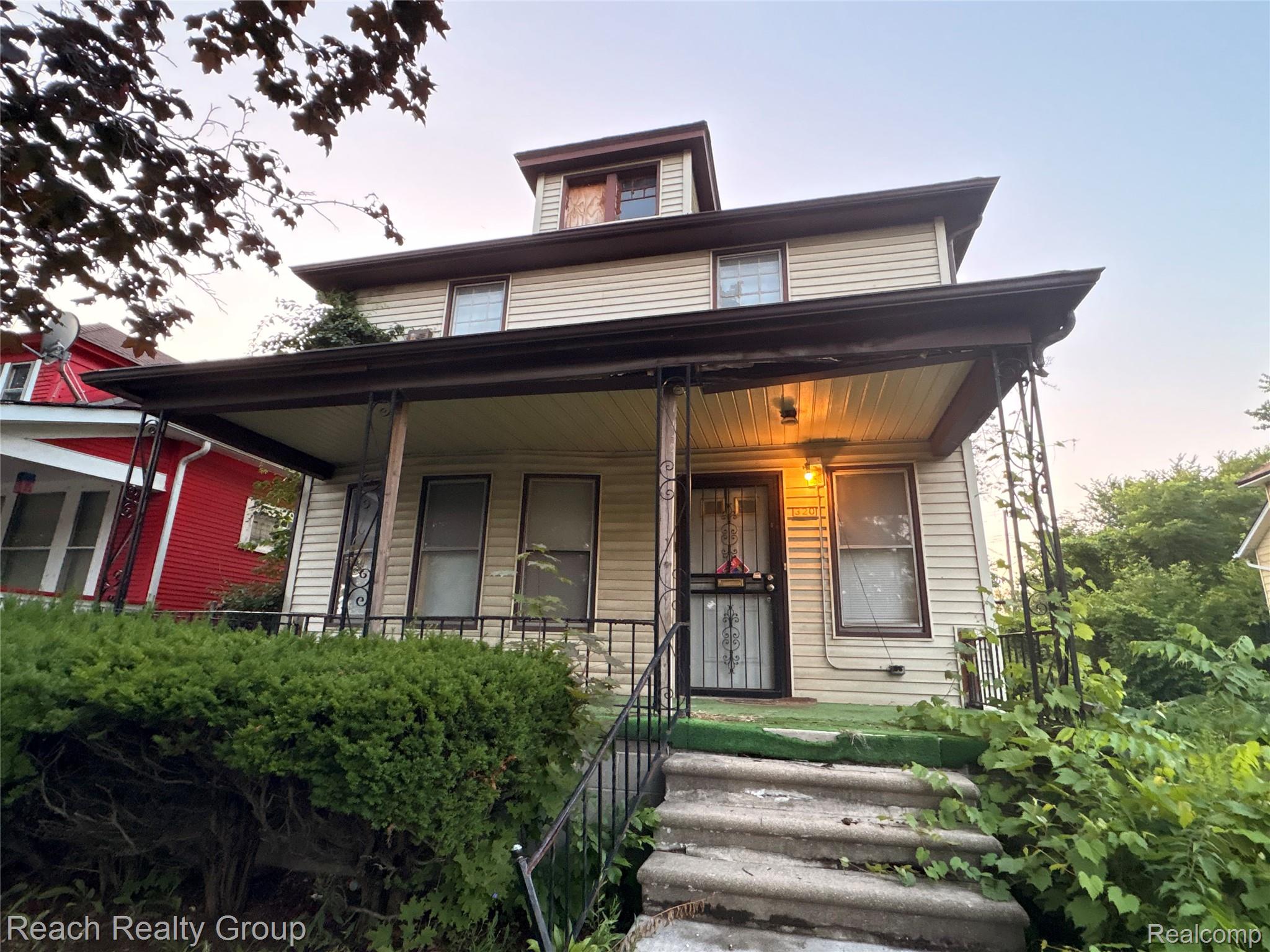 320 RICHTON Street