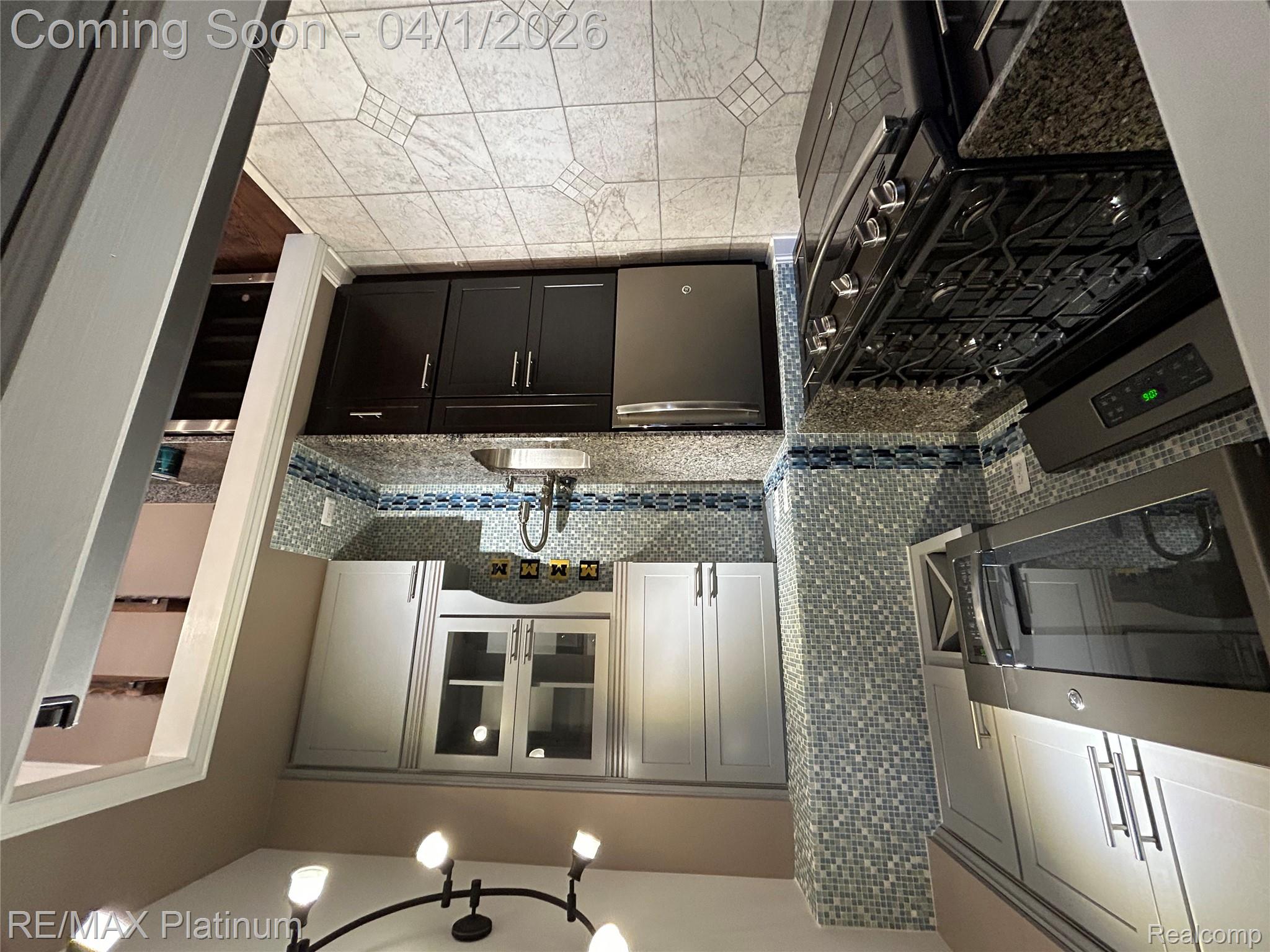 1229 Island Drive 204