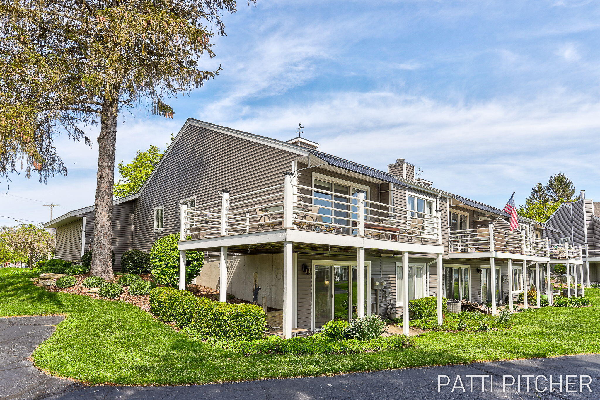 618 Edgewater Drive
