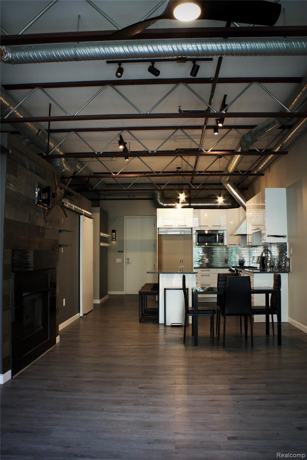 111 N Main Street 204