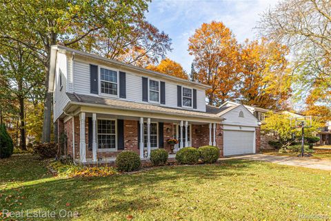 2184 Highbury Drive Troy City MI 48085