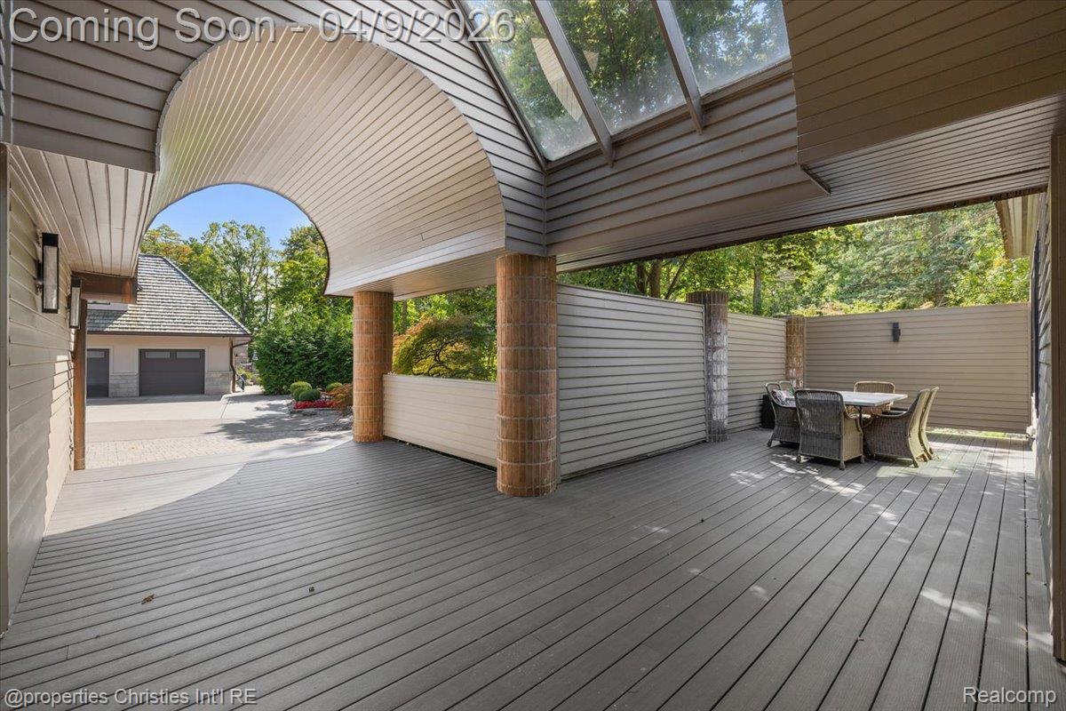 40 Scenic Oaks Drive N