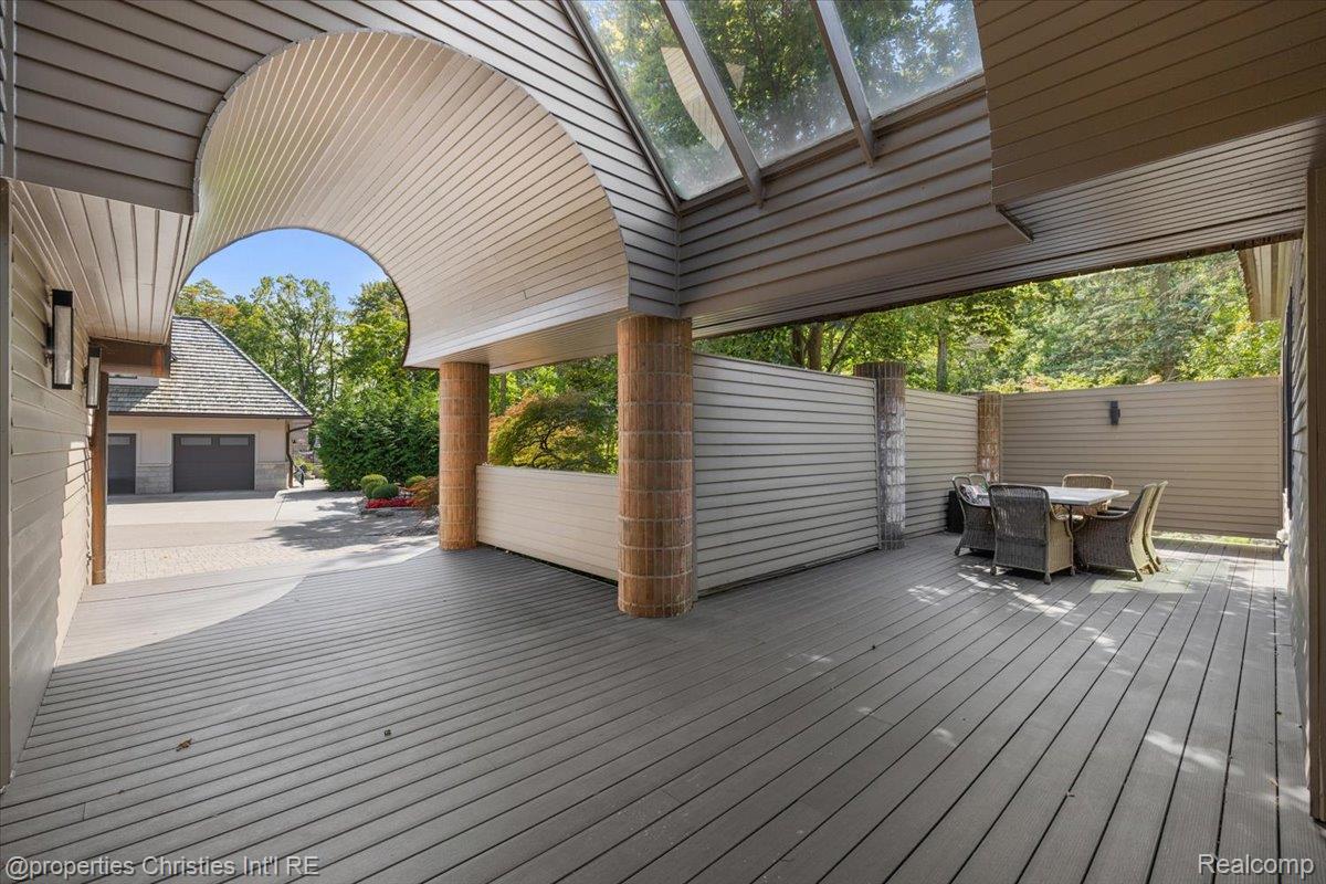 40 Scenic Oaks Drive N