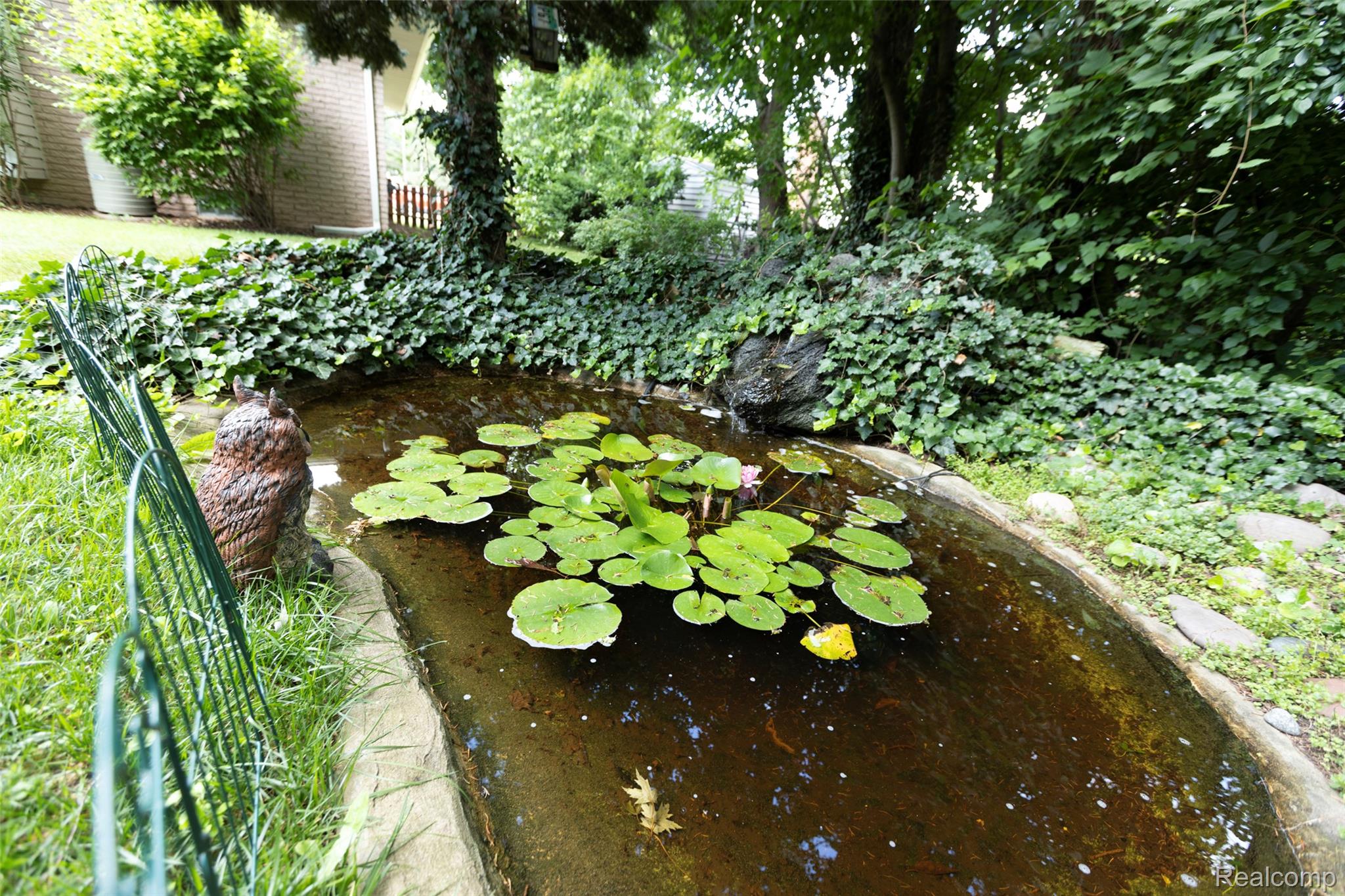 Waterford Charter Township, Michigan 48329, United States, 3 Bedrooms Bedrooms, ,2 BathroomsBathrooms,Residential,Pending,234740