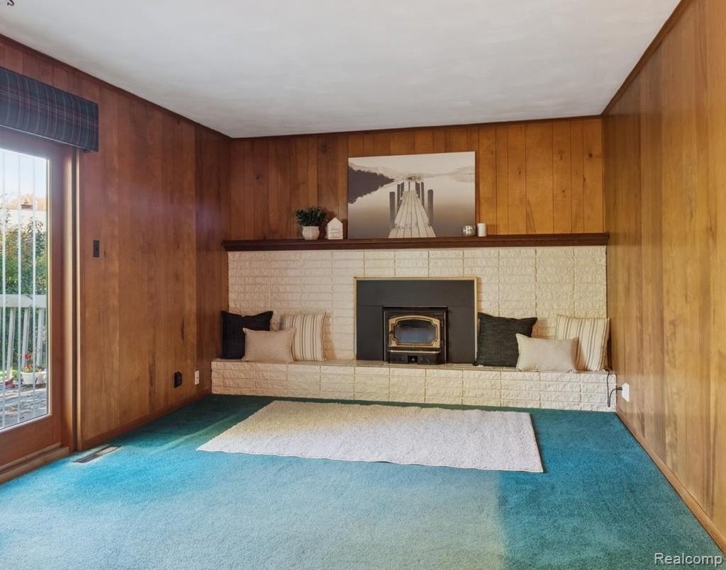 Waterford Charter Township, Michigan 48329, United States, 3 Bedrooms Bedrooms, ,2 BathroomsBathrooms,Residential,Pending,234740