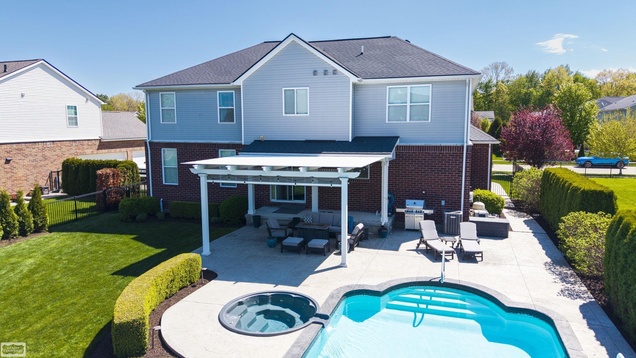 48231 Long Leaf Drive
