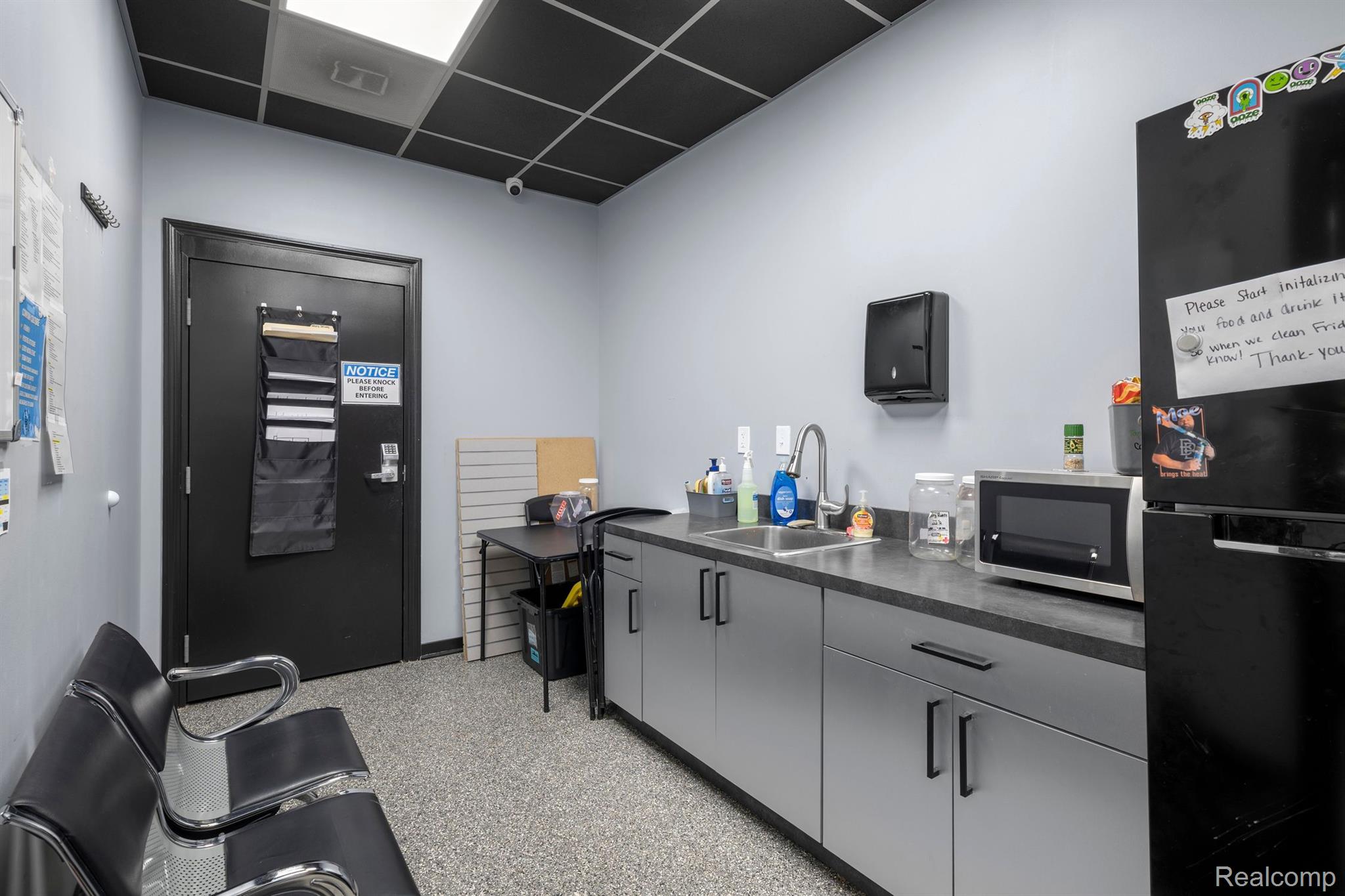 411 LAFAYETTE Avenue